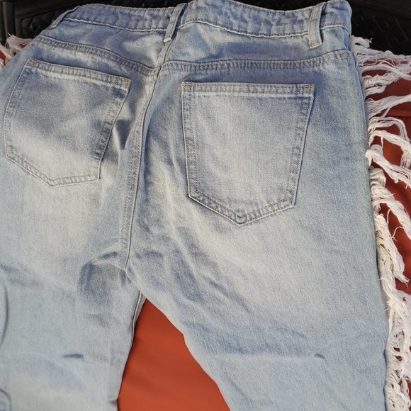 Pretty Little Things Fringe Jeans size 4. - Picture 6 of 7
